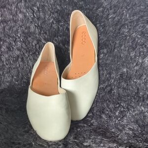 Ecco Women's Cream Loafers